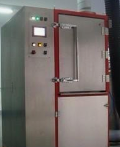 冷冻修边机是一种新型低成本橡胶修边机器